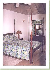 Antigua hotels, The Catamaran Hotel's 4 poster bed.